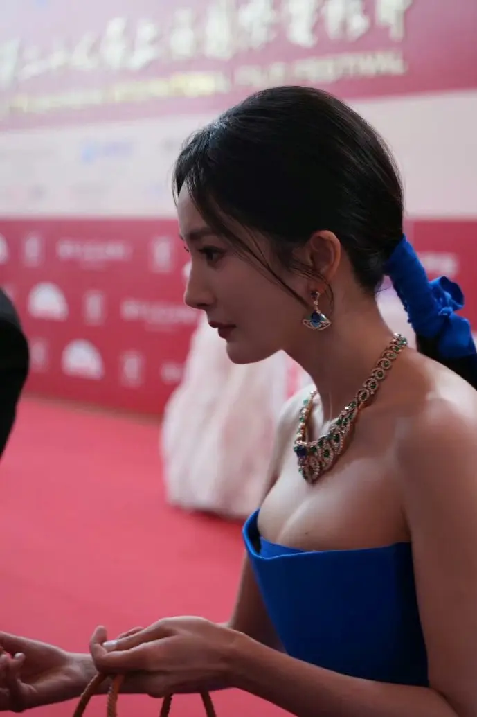 3G时代手机下载电影场景